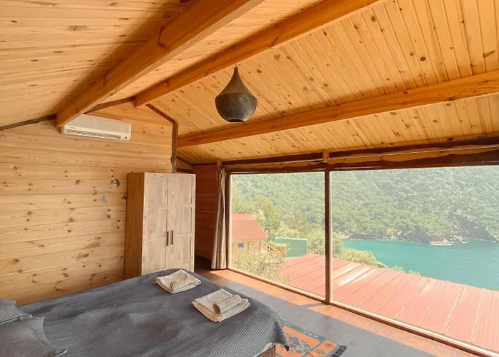 Deluxe Bungalow